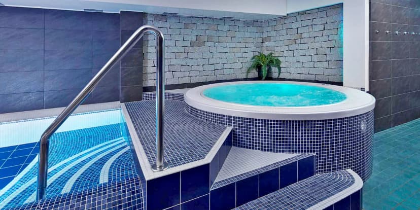 Romantický den v Jeseníku: 6chodové degustační menu i wellness pro dva